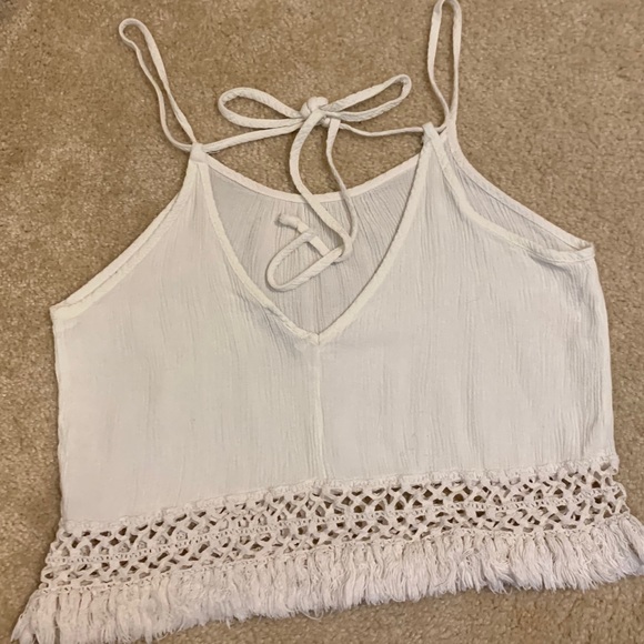 ❇️3/$30❇️ Urban Outfitters Dainty Hooligan Boho Crochet Fringe Hem Crop Top - Picture 2 of 8